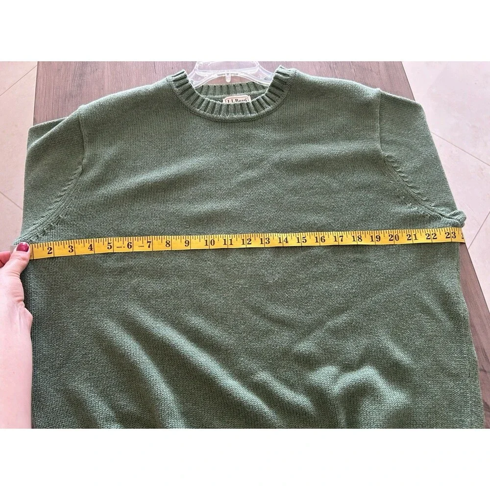 L.L. Bean Men’s M Reg Green V-Neck Sweater 100% Cotton Knit
